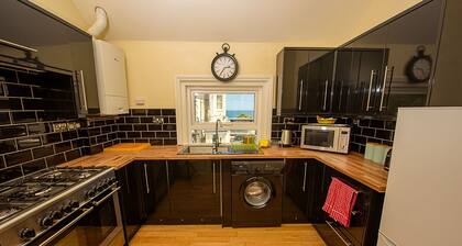Sea View Cliff Top Apartment