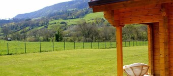 4. Satia Berri log cabin