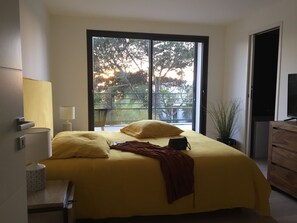 5 chambres, chambres insonorisées, fer et planche à repasser, Wi-Fi