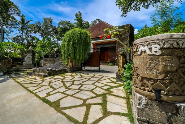 Exterior detail - OYO 2607 Men Bebas Residence (Ubud)