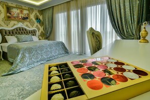 ミニバー、セーフティボックス (室内)、アイロン / アイロン台、WiFi (無料)