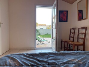 2 bedrooms