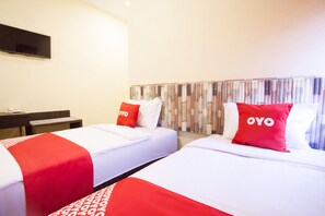 Deluxe Twin Room - OYO 2361 Hotel Winston (Medan)