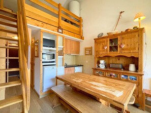 Dining - Comfort Duplex for 4 in Les Menuires, 50m from slopes, baby-friendly (Les Menuires)