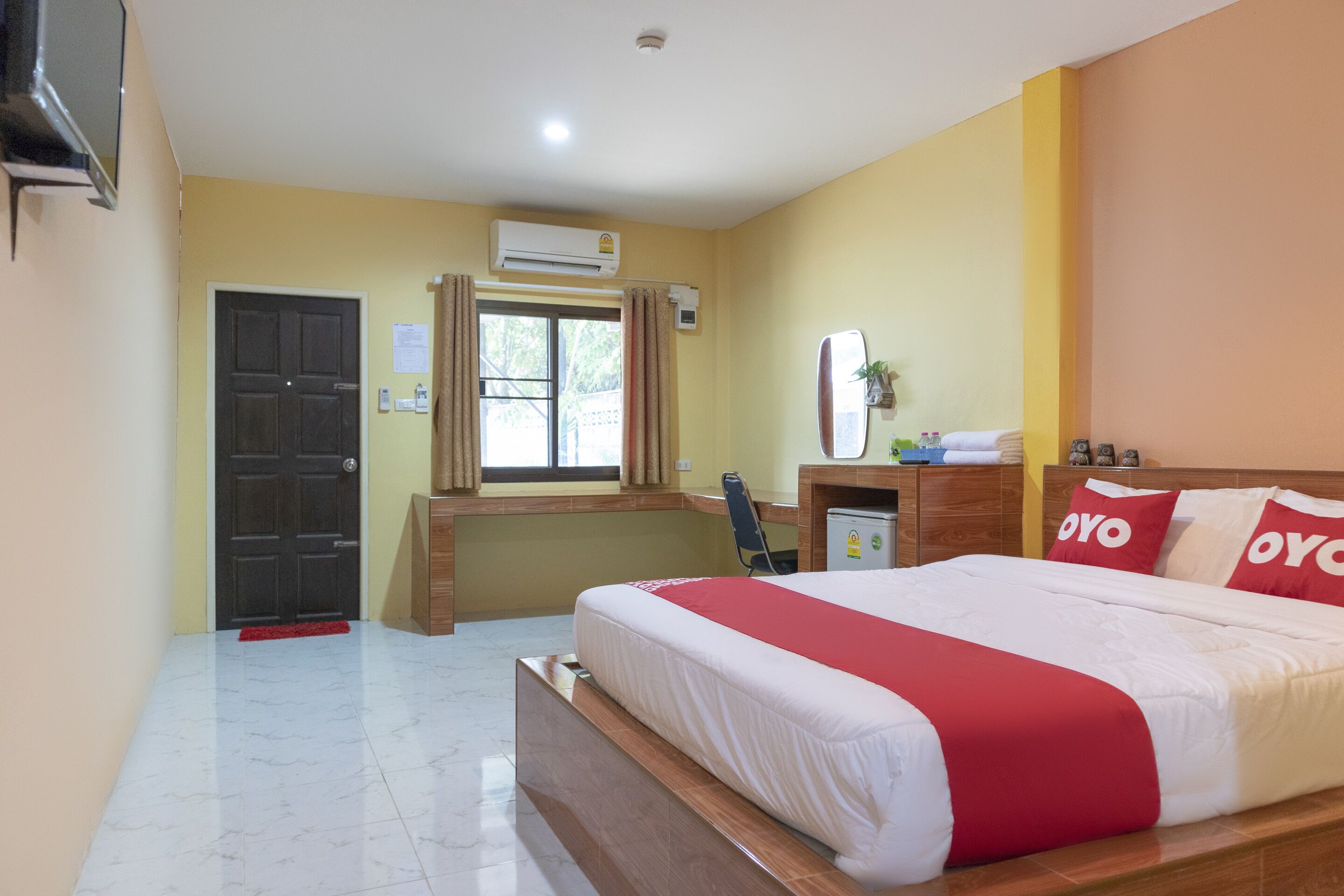 Standard Double Room | Free WiFi, bed sheets