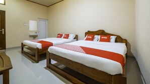 Family Studio - OYO 1567 Pendopo Tumaritis Syariah (Cianjur)