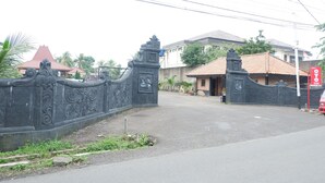 Exterior - OYO 1567 Pendopo Tumaritis Syariah (Cianjur)