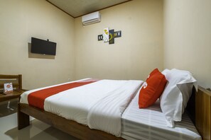 Deluxe Suite | Free WiFi - OYO 1567 Pendopo Tumaritis Syariah (Cianjur)