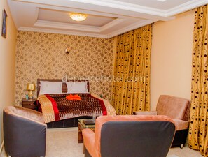 Premium Suite | Desk, free WiFi, bed sheets - Peace Hotel and Suites (Ilorin)