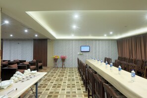 Family Triple Room | Breakfast buffet | Daily continental breakfast for a fee - Castle Blue By Excellent Hospitality (New Delhi)