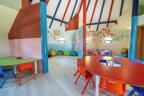 Área de juegos infantiles bajo techo