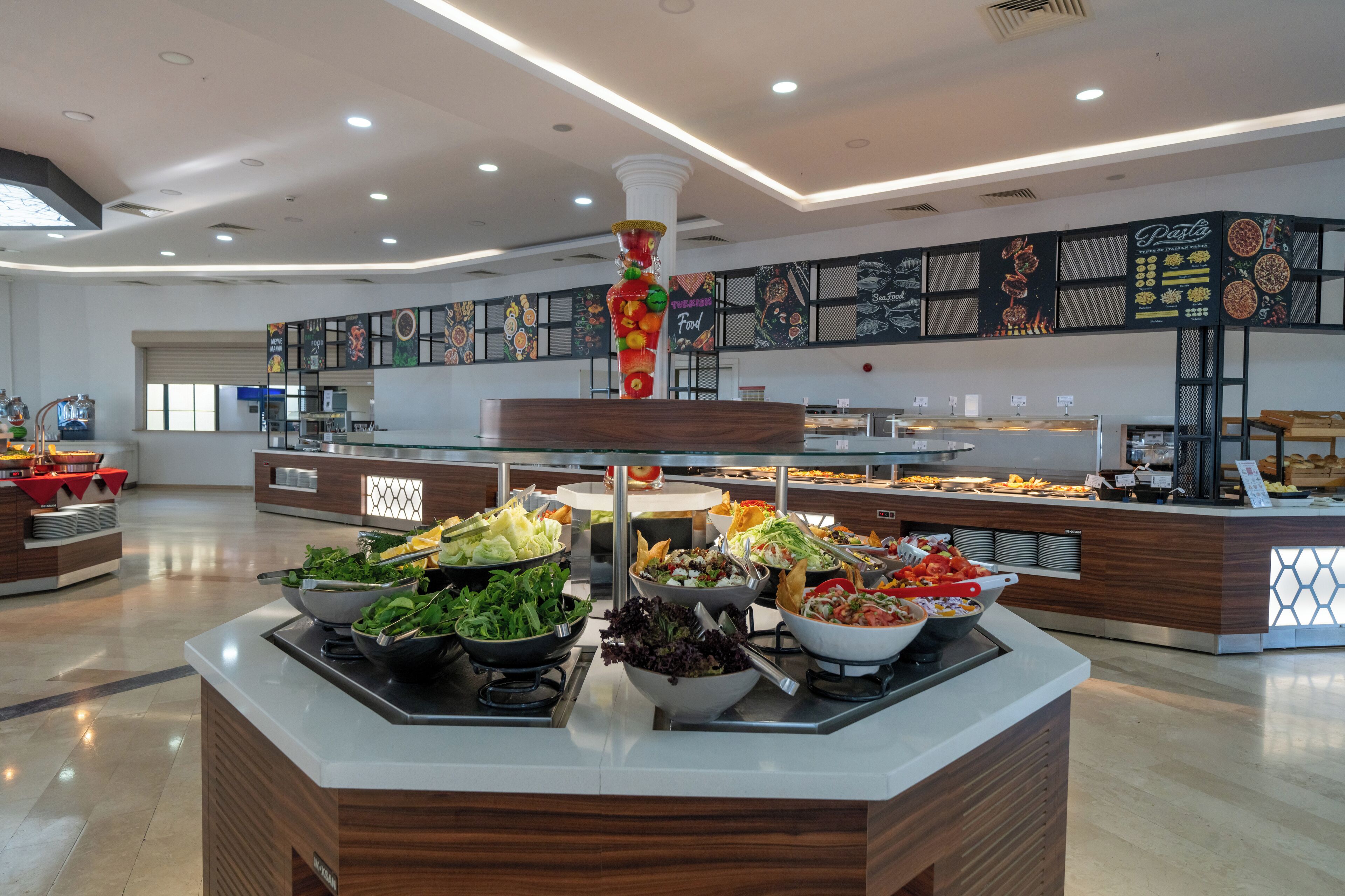 4 间餐厅，供应早餐