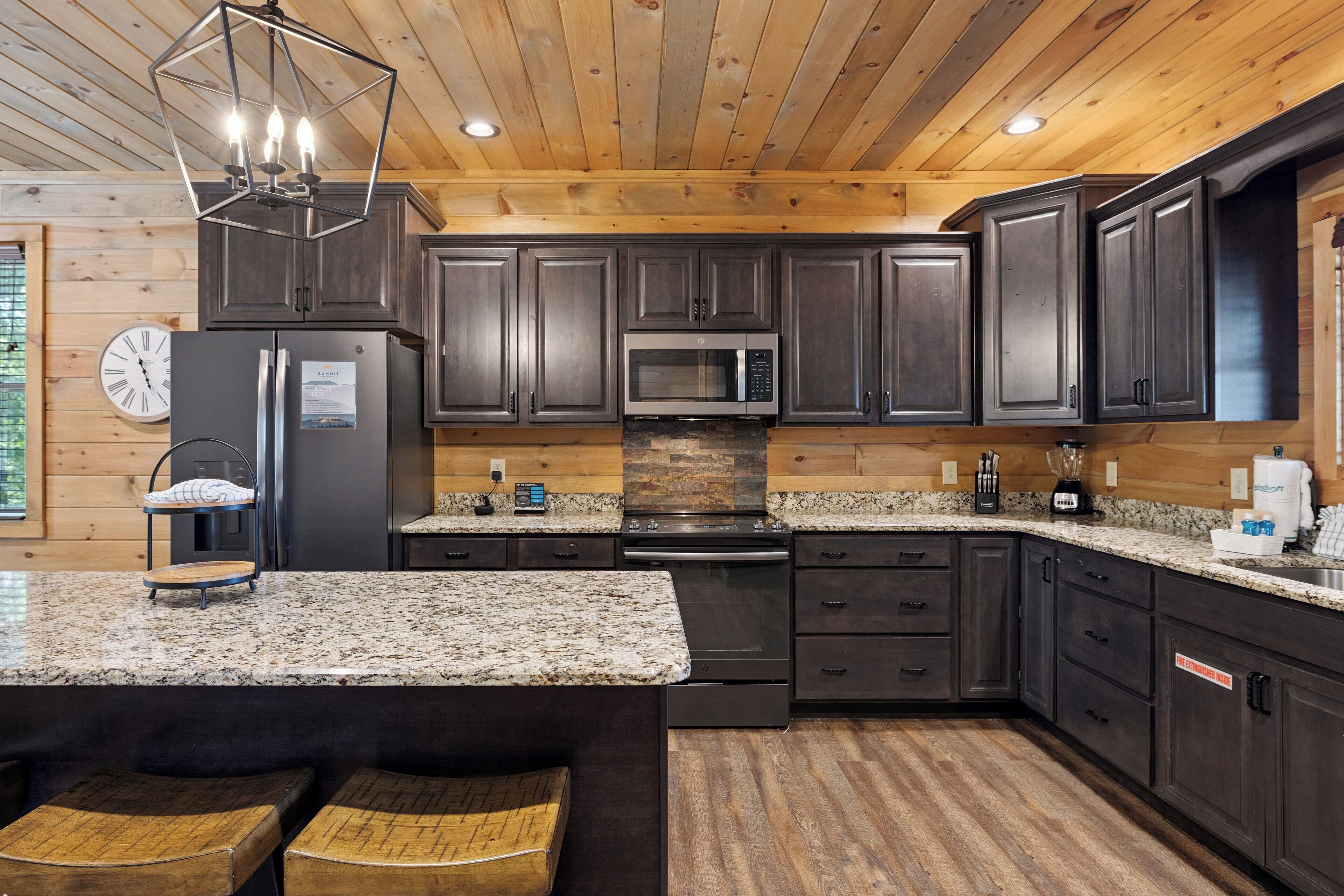 冰箱、微波炉、烤箱、炉灶