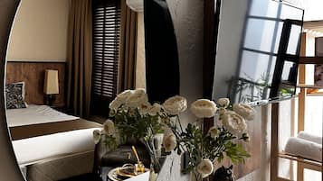 Luxury-Zimmer | Allergikerbettwaren, Zimmersafe, laptopgeeigneter Arbeitsplatz