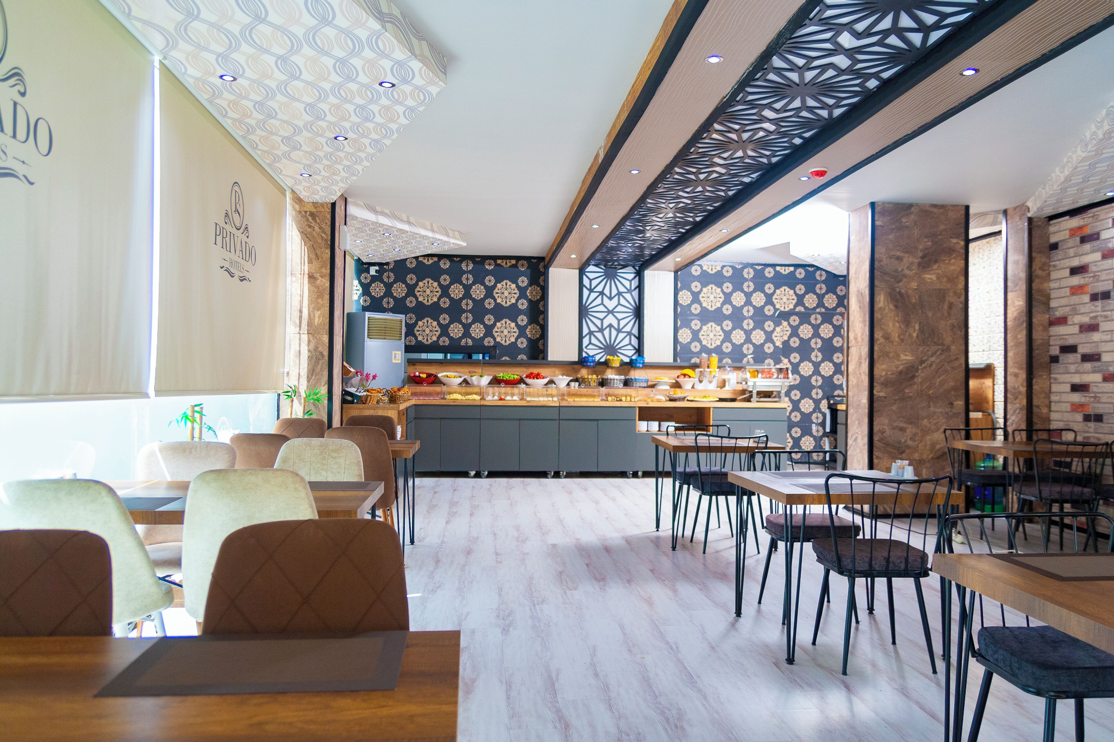 Desayuno buffet diario (TRY 150 por persona)