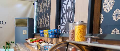 Daily buffet breakfast (TRY 150 per person)