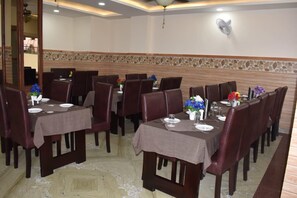 Restaurant - Coral beach hotel (Mirissa)