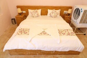 Espacio para trabajar con laptop y camas plegables/adicionales 