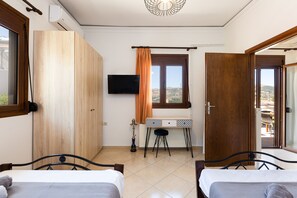 1 bedroom, in-room safe, iron/ironing board, free WiFi