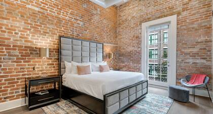 * NUEVO, condominio industrial y elegante de dos pisos * NewOrleansLuxuryRentals - The St. John