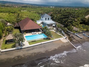 Exterior - ⭐️ ⭐️⭐️⭐️⭐️ BEACHFRONT villa, Welcome dinner + free boat tour! (Dencarik)