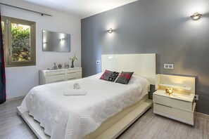 2 chambres, fer et planche Ă repasser, Wi-Fi gratuit, draps fournis