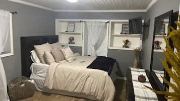 1 bedroom, iron/ironing board, WiFi, bed sheets