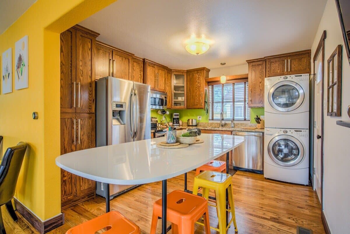 Geladeira, micro-ondas, fogão, cooktop