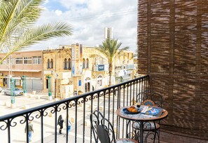 Comfort Apartment, 1 Bedroom (1) | Balcony - Sapir Boutique Apartments (Beersheba)