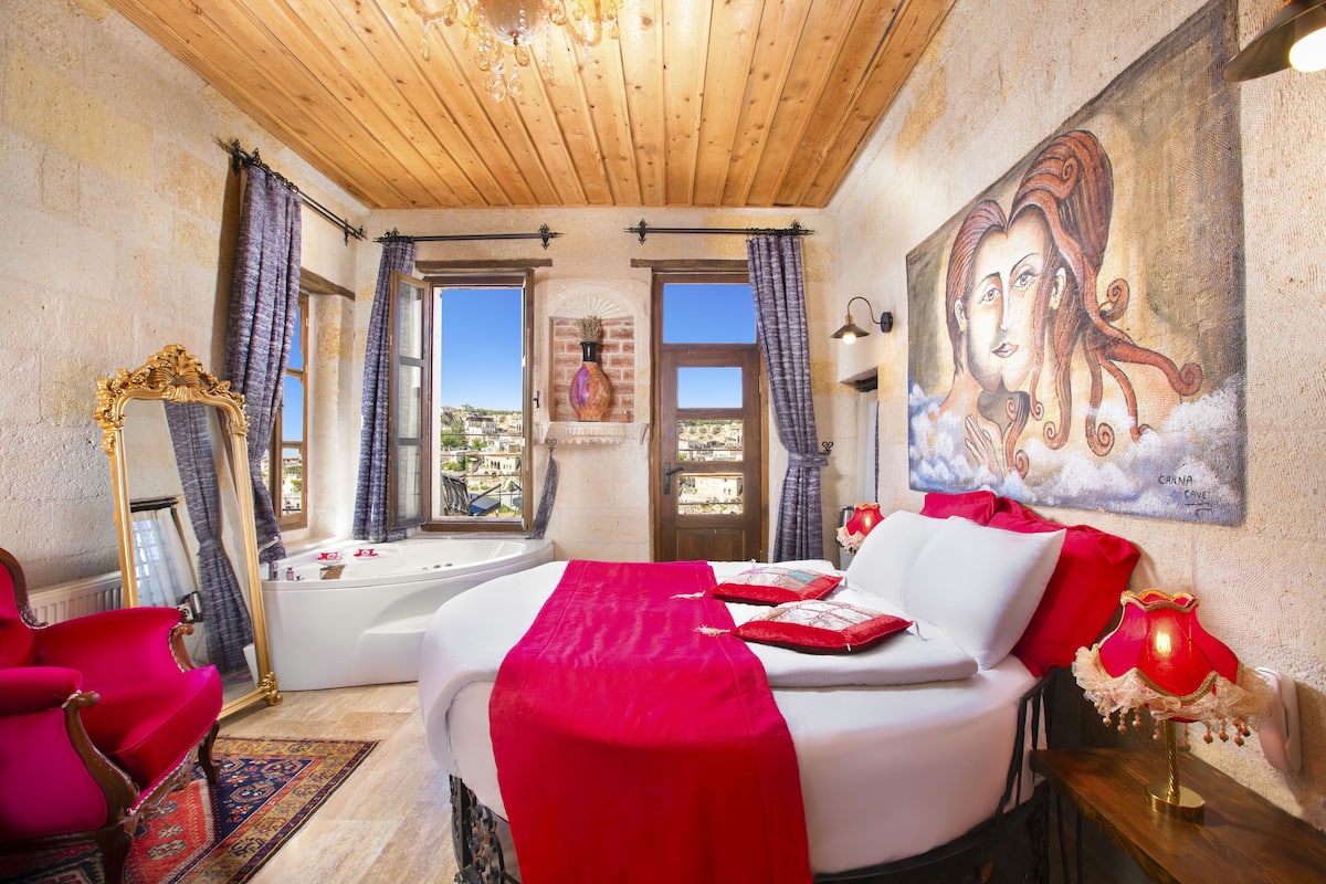 Jacuzzi Junior Suite | 1 bedroom, individually decorated, individually furnished, free WiFi