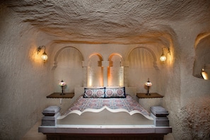 Jacuzzi Superior Suite | Individually decorated, individually furnished, free WiFi, bed sheets - Carna Cave Hotel (Ürgüp)