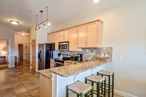 Fridge, microwave, dishwasher, coffee/tea maker