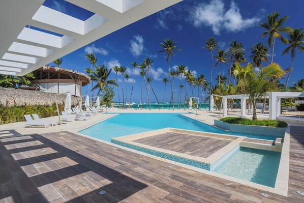 Pool - Playa Coral F23 LO_200Mbps_Private Beach Access_Pools (Bavaro-Punta Cana)