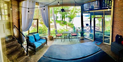 LAKEFRONT Property with Hot Tub, Pool Table, Kayaks, Fishing - all by Nashville