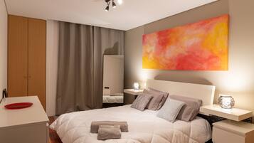 1 habitación, tabla de planchar con plancha, wifi y ropa de cama