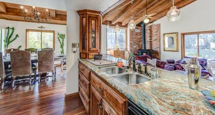 Uptown 4 BDRM, 2 BA, yksityinen piha, lähellä ravintoloita, patikointia / pyöräilyä ja enemmän!