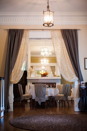 Restaurant - Burke Manor Inn & Pavilion (Gibsonville)