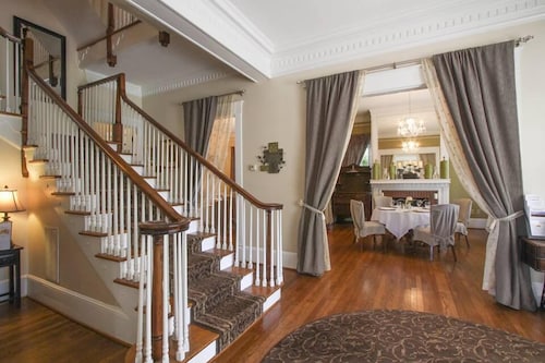 Burke Manor Inn & Pavilion