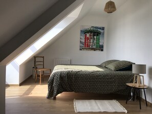4 bedrooms, WiFi, bed sheets