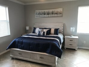 4 Schlafzimmer, Schreibtisch, Bügeleisen/Bügelbrett, kostenloses WLAN