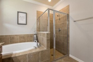 Shower, hair dryer, towels, soap - PARADISE MEETS PRIVACY WITH AMAZING WATER VIEW & HEATED POOL (Venice)