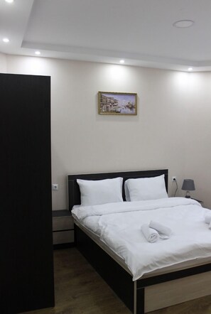 Chambre Double Économique | Chambres insonorisées, Wi-Fi gratuit