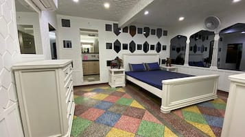 5 Schlafzimmer, Bügeleisen/Bügelbrett, WLAN, Bettwäsche