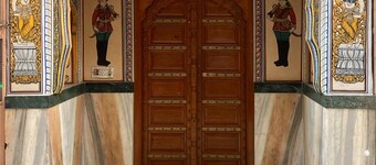 Traditional courtyard Haveli near historic places and in heart of the pink city