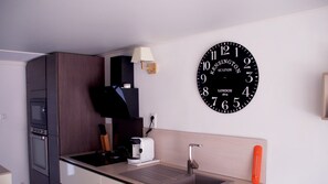 Fridge, microwave, oven, stovetop - T2 Netflix, Wifi, Jacuzzi, Sauna and Salt Pool (Launaguet)