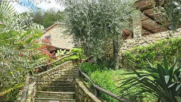 Enceinte de lâhĂ©bergement