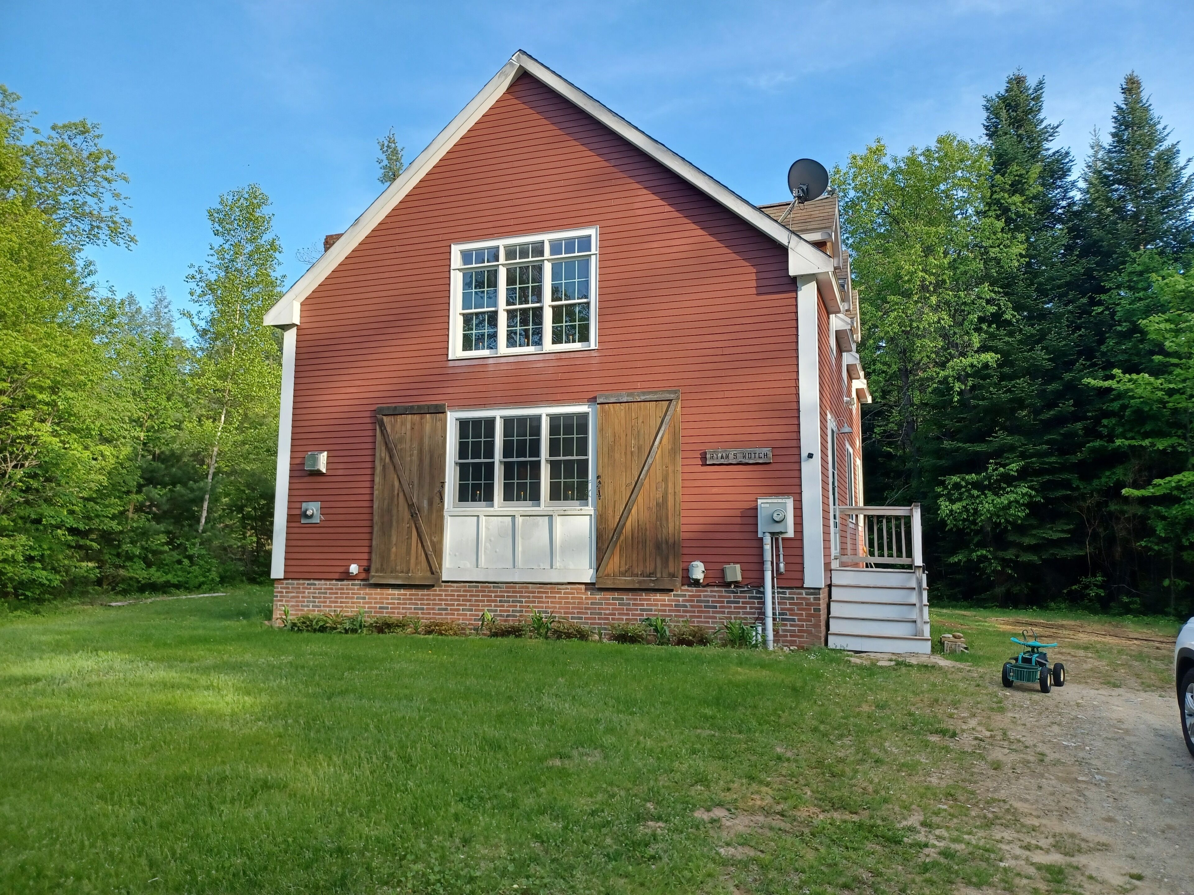 Hart of the White Mountains this 3 bed 2 bath with lg loft 