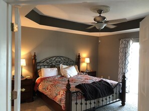 4 chambres, fer et planche à repasser, accès au Wi-Fi (inclus)