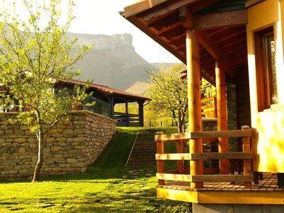 Casa 2 Urdieta, waterfall house