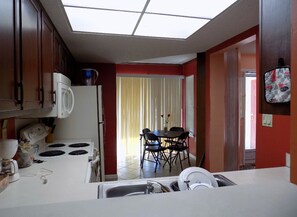 Private kitchen - NiceTownhouse close to Uptown Charlotte (Charlotte)